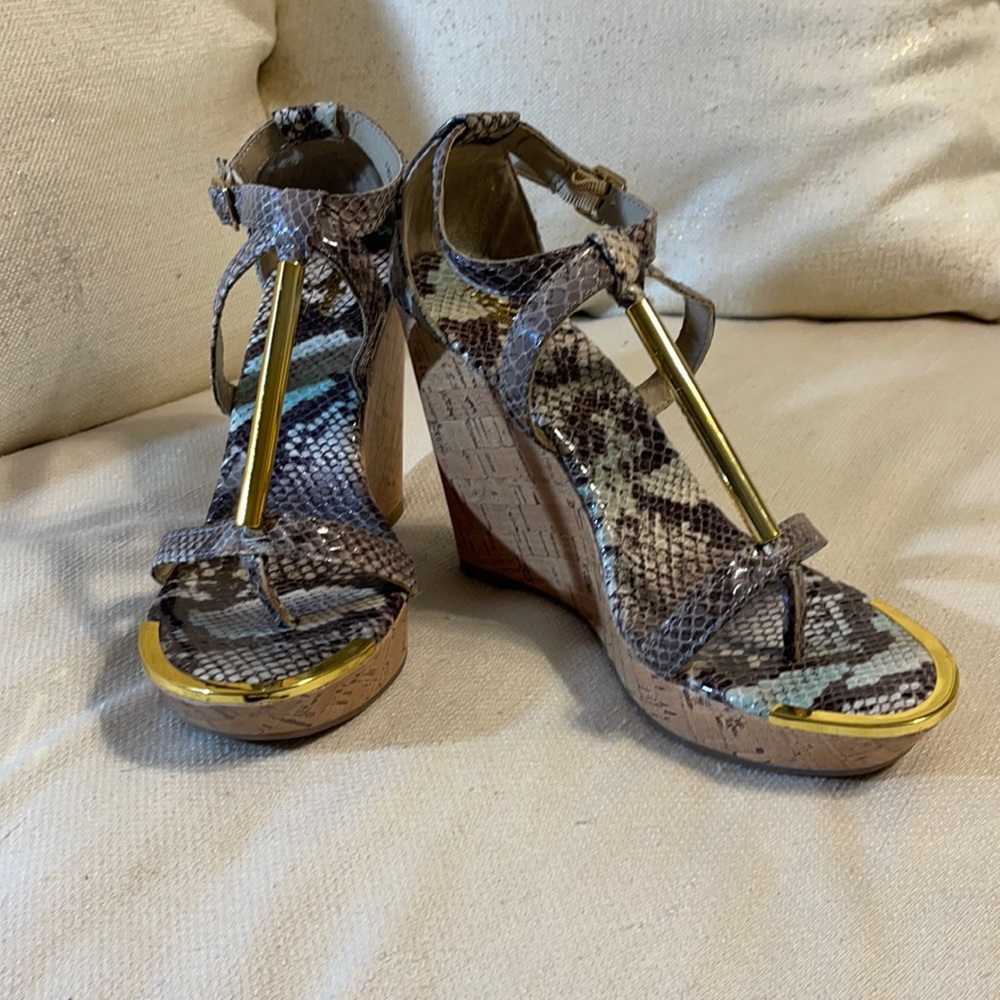 Mossimo Snakeskin Wedges Size 7
